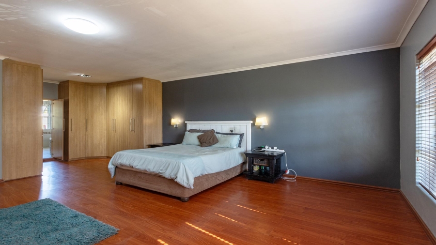 5 Bedroom Property for Sale in Northgate Western Cape